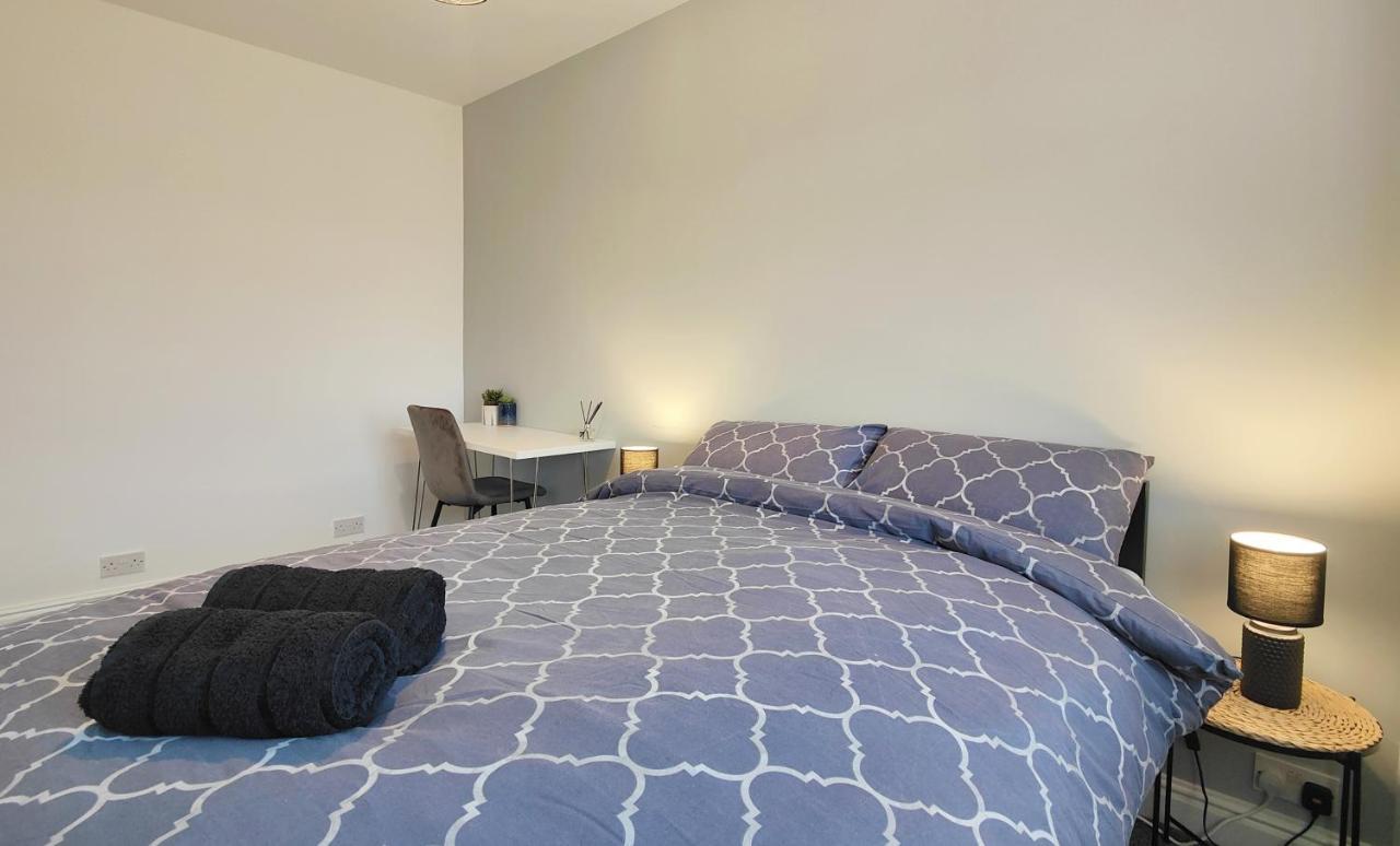 Villa Stott House - Bright Spacious Townhouse 15 Minutes To Central Manchester With Free Parking Exterior foto