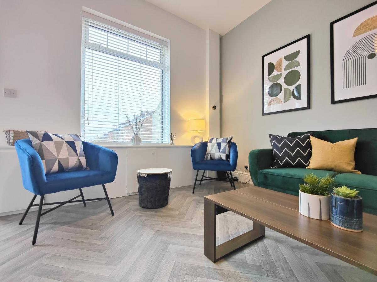 Villa Stott House - Bright Spacious Townhouse 15 Minutes To Central Manchester With Free Parking Exterior foto