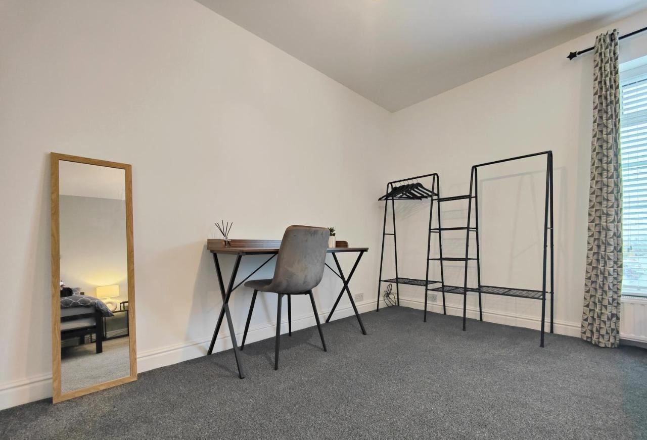 Villa Stott House - Bright Spacious Townhouse 15 Minutes To Central Manchester With Free Parking Exterior foto